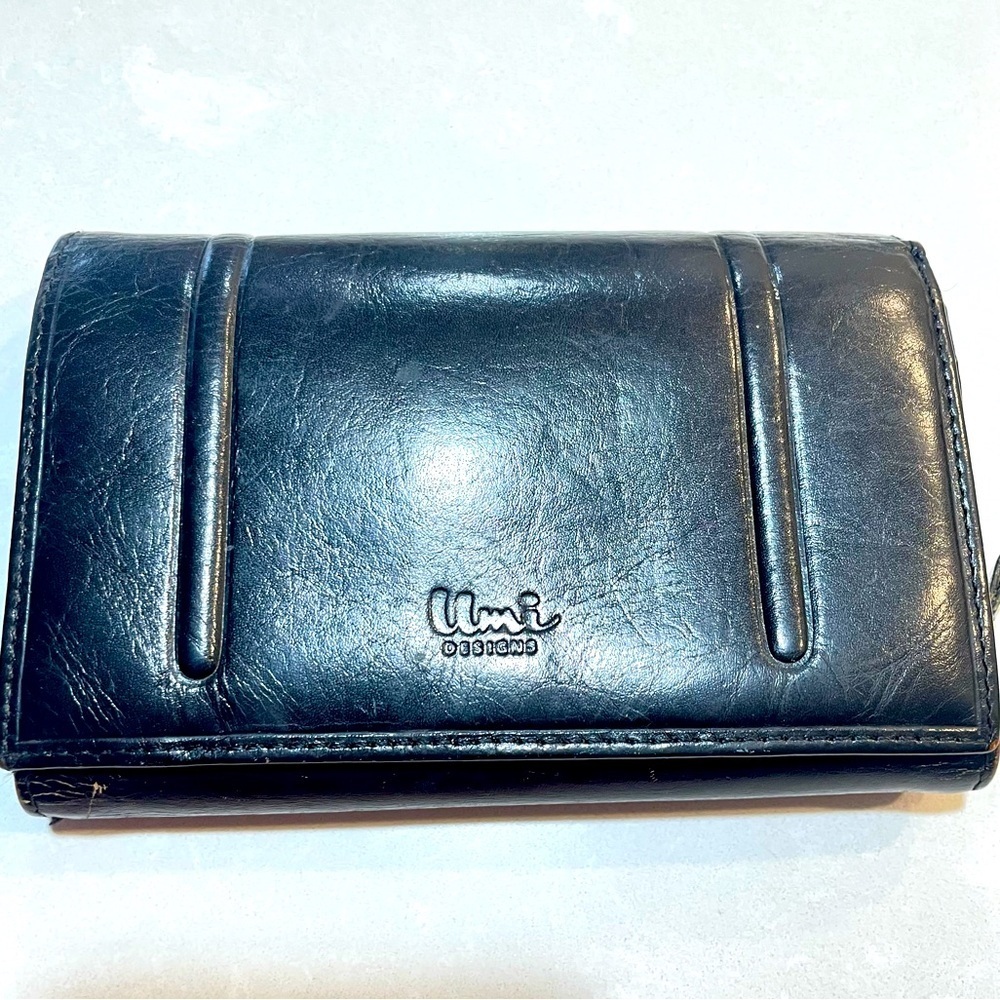 UNI DESIGNS CANADA BLACK LEATHER TRIFOLD CUIR WALLET WOMEN